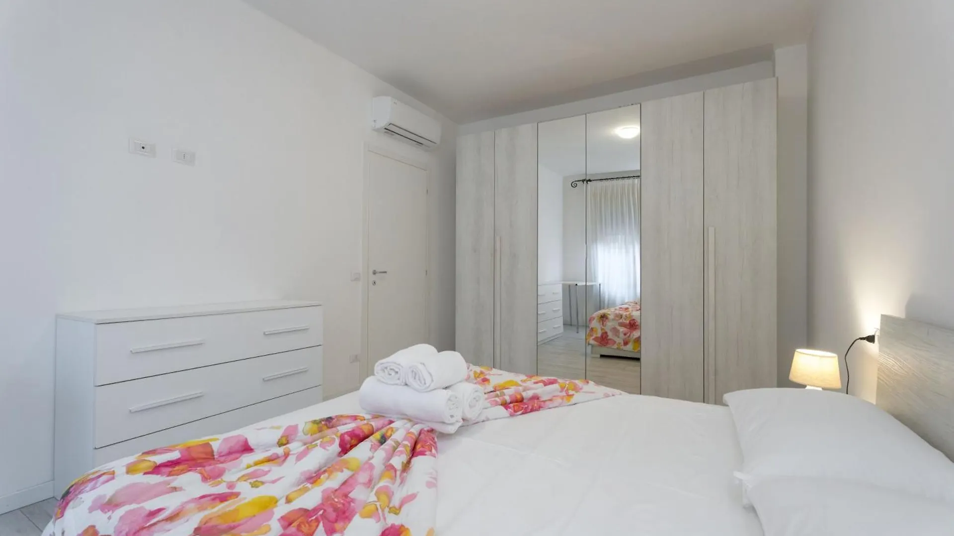 Apartments Vistallihouse Bergamo 0*,  Italy