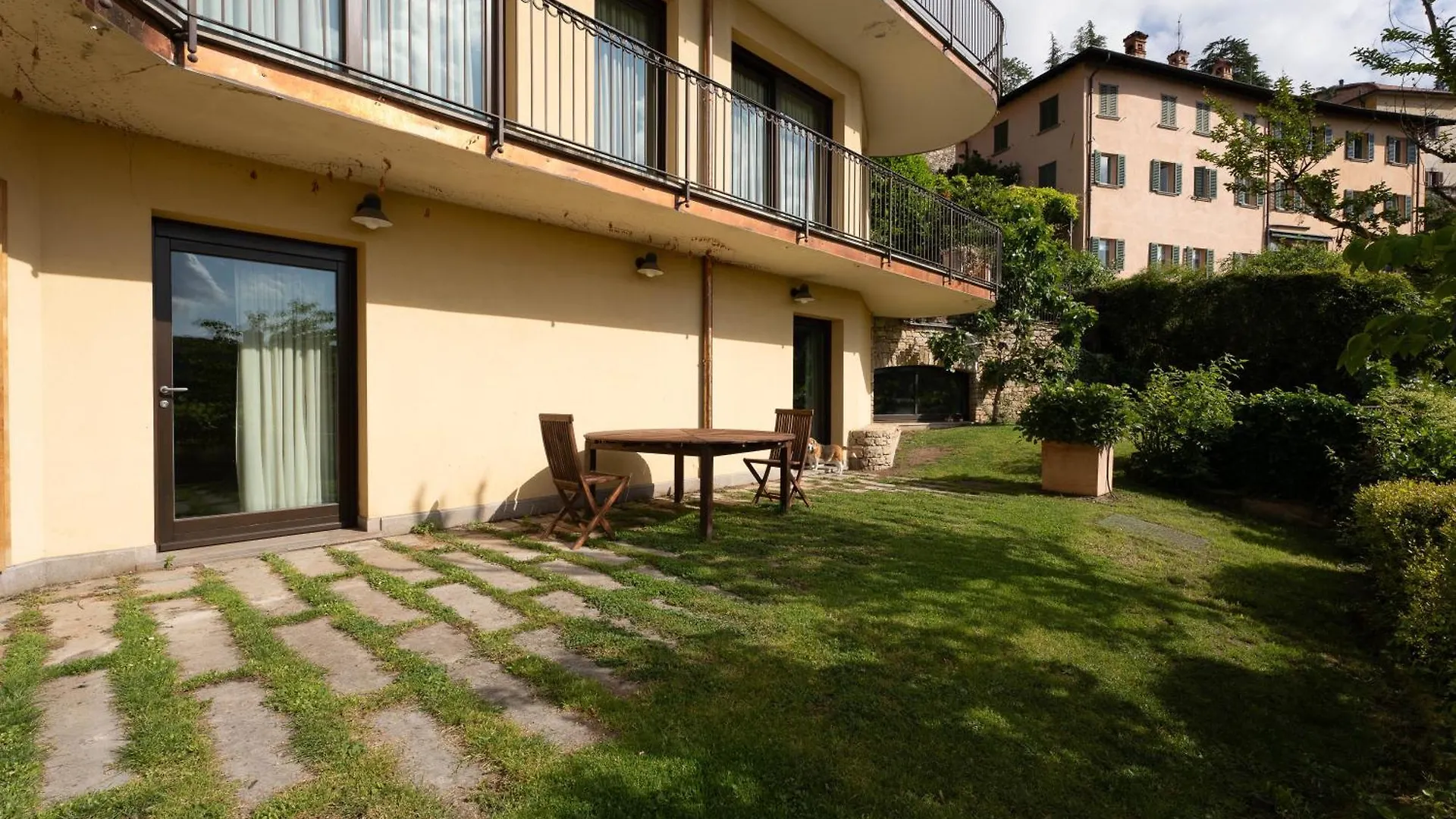 Apartments Vistallihouse Бергамо